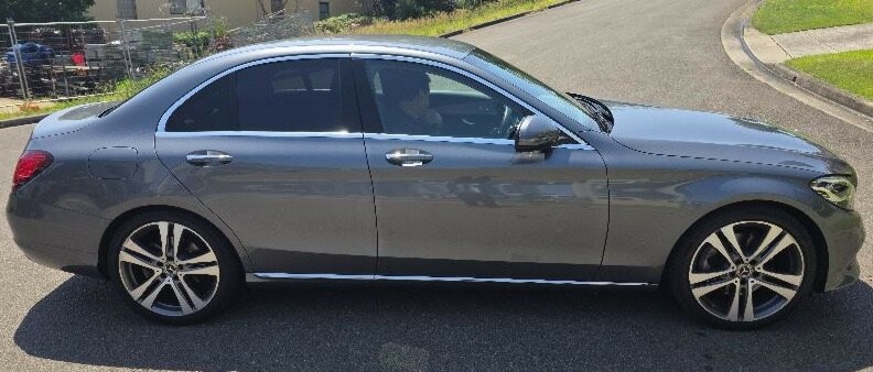 Mercedes Benz C-class image 2