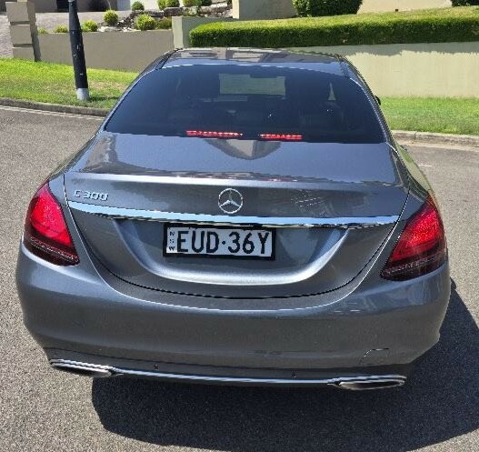 Mercedes Benz C-class image 3