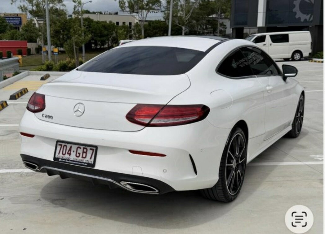 Mercedes Benz C-class image 2