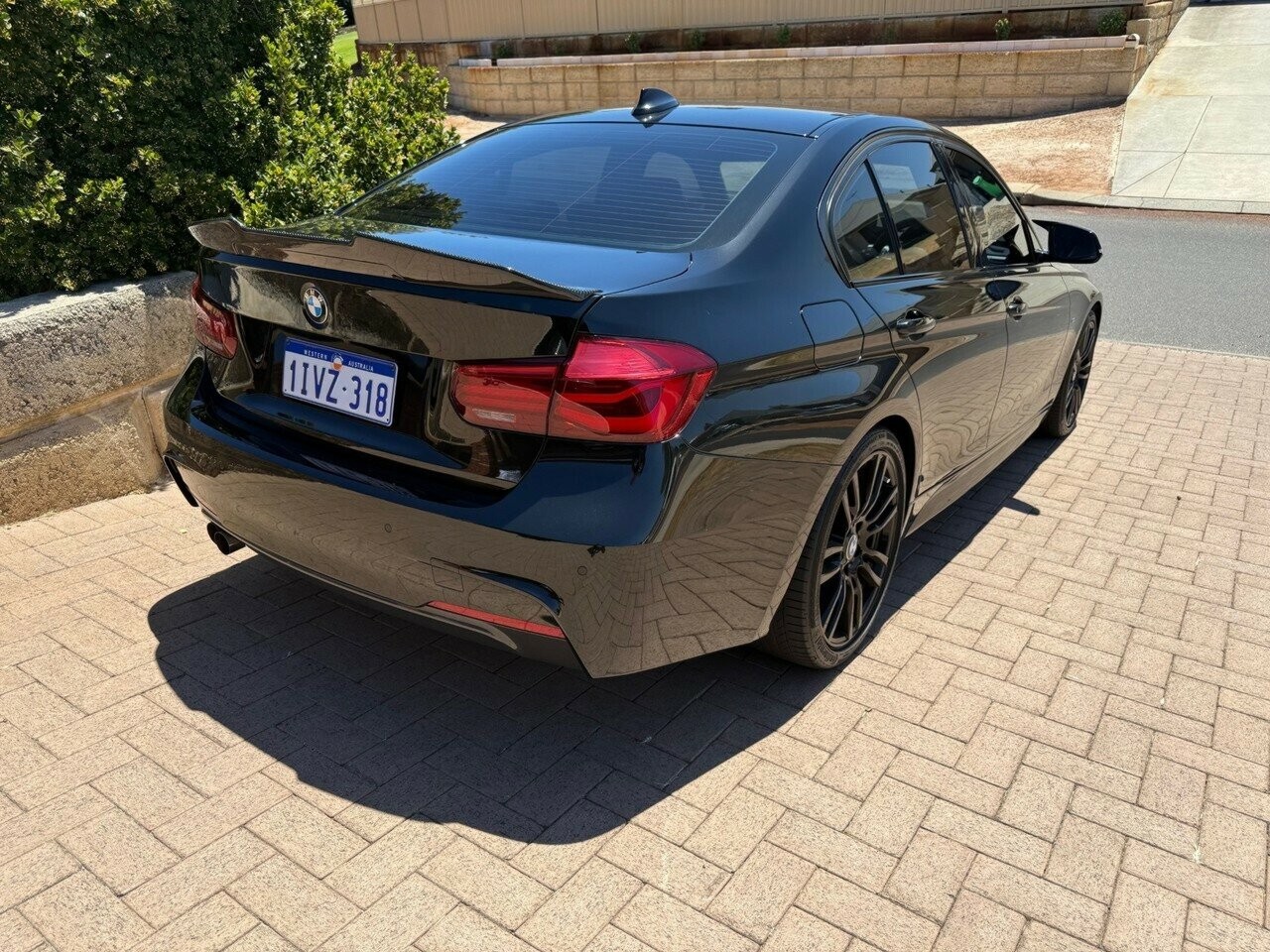 BMW 3 Series image 4