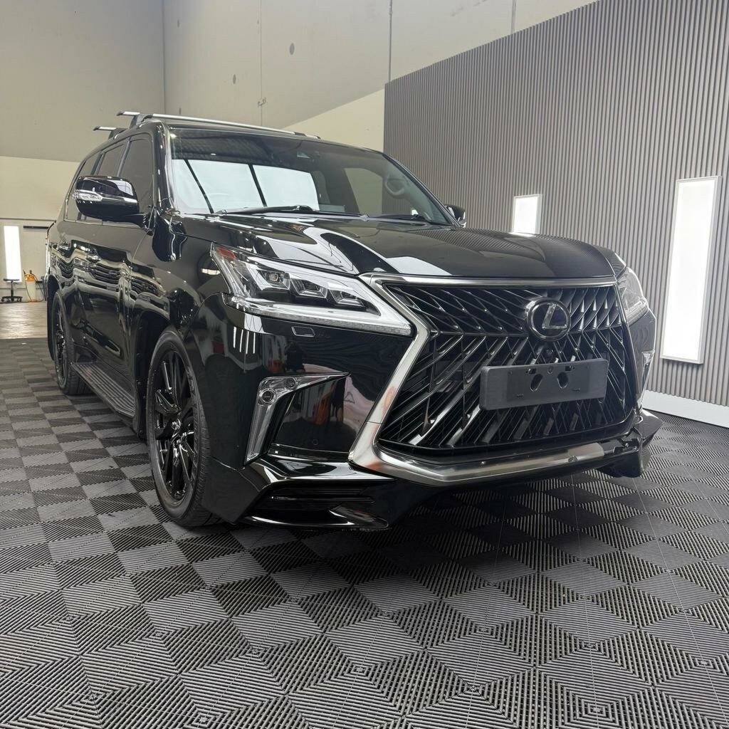 Lexus Lx image 1