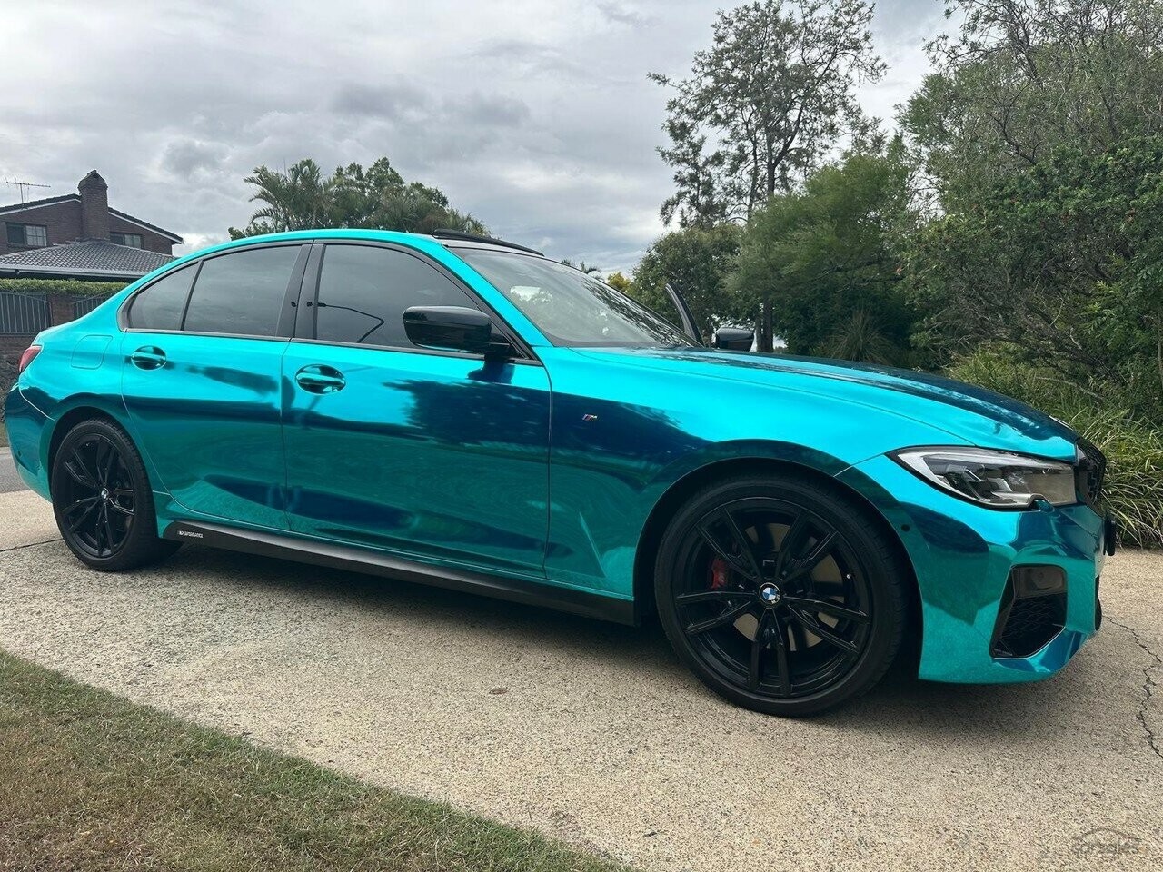 BMW 3 Series image 1