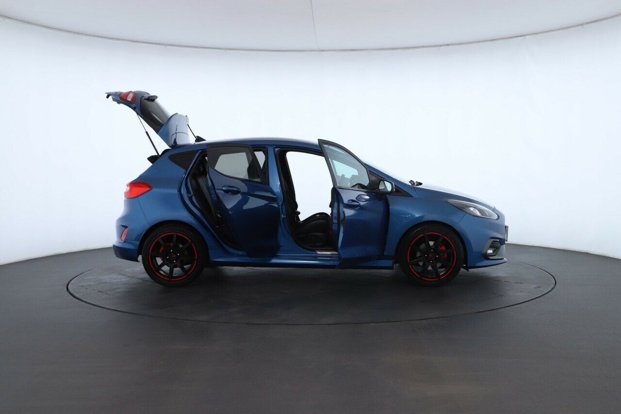 Ford Fiesta image 2