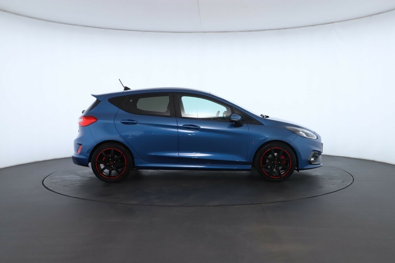 Ford Fiesta image 3