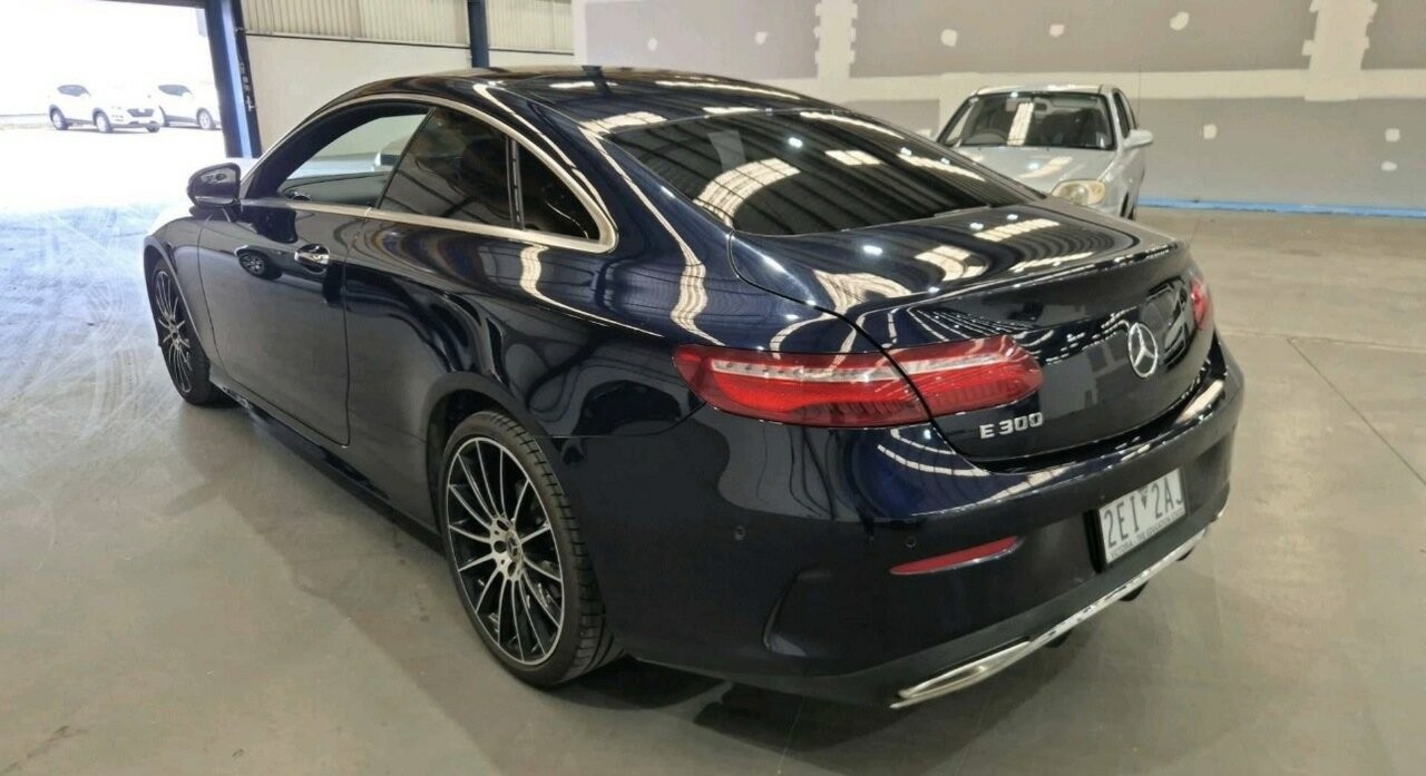 Mercedes Benz E-class image 3