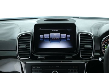https://vehicle-cdn.autoleague.cloud/31025_61037160_26.jpg