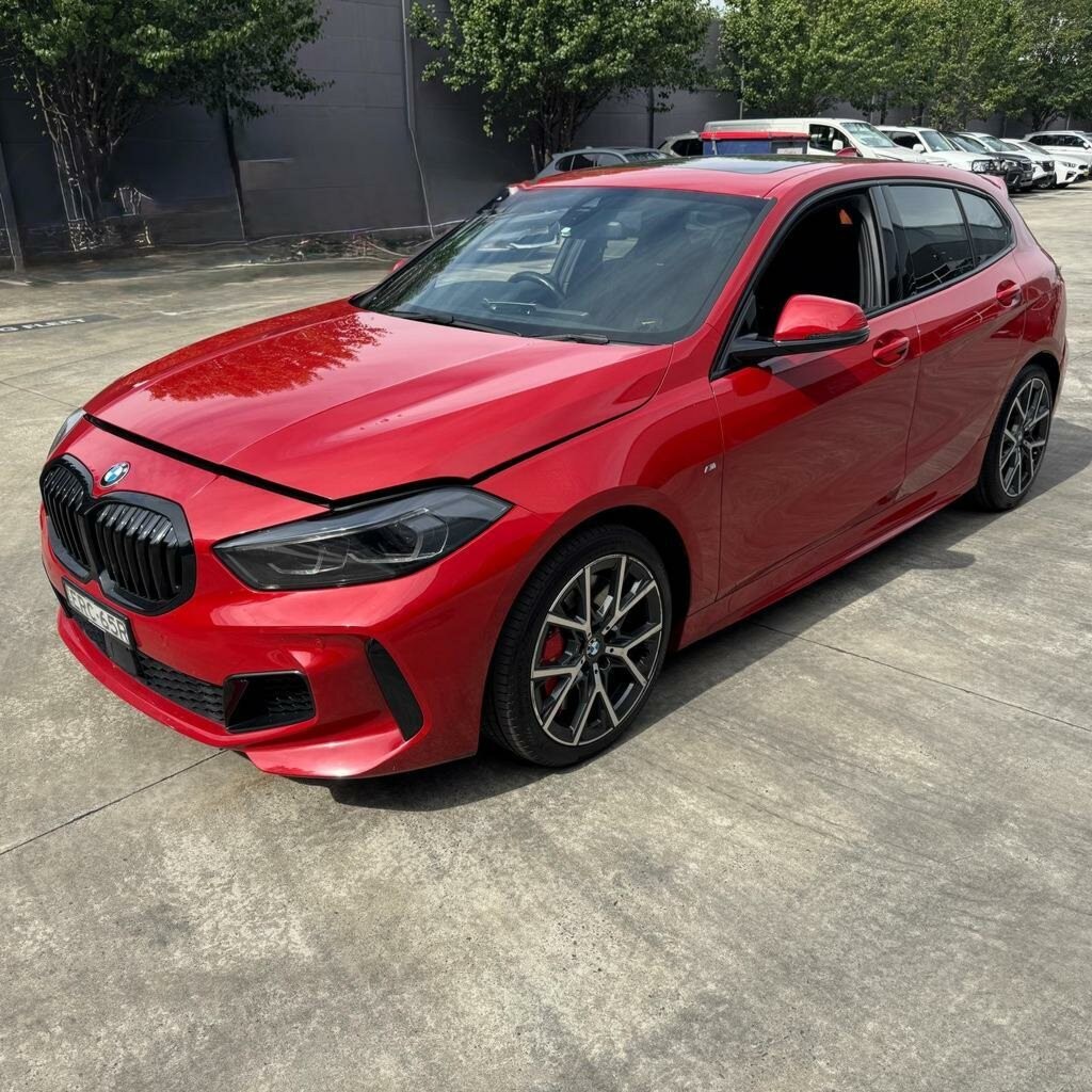 BMW 1 Series image 1