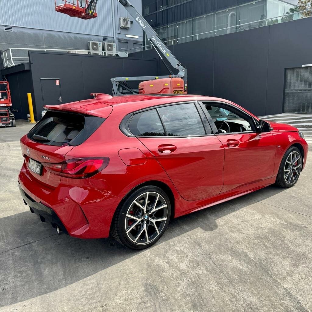 BMW 1 Series image 2