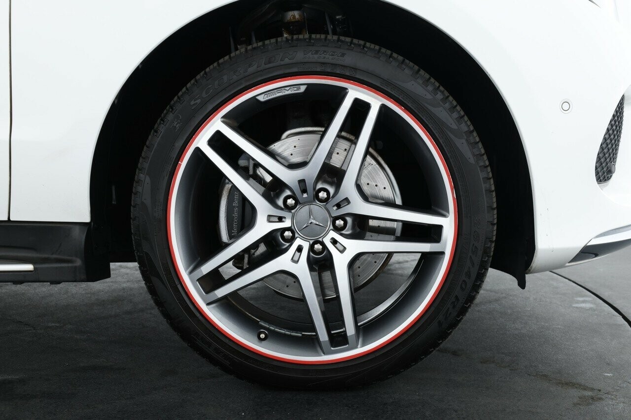 Mercedes Benz Gle-class image 4
