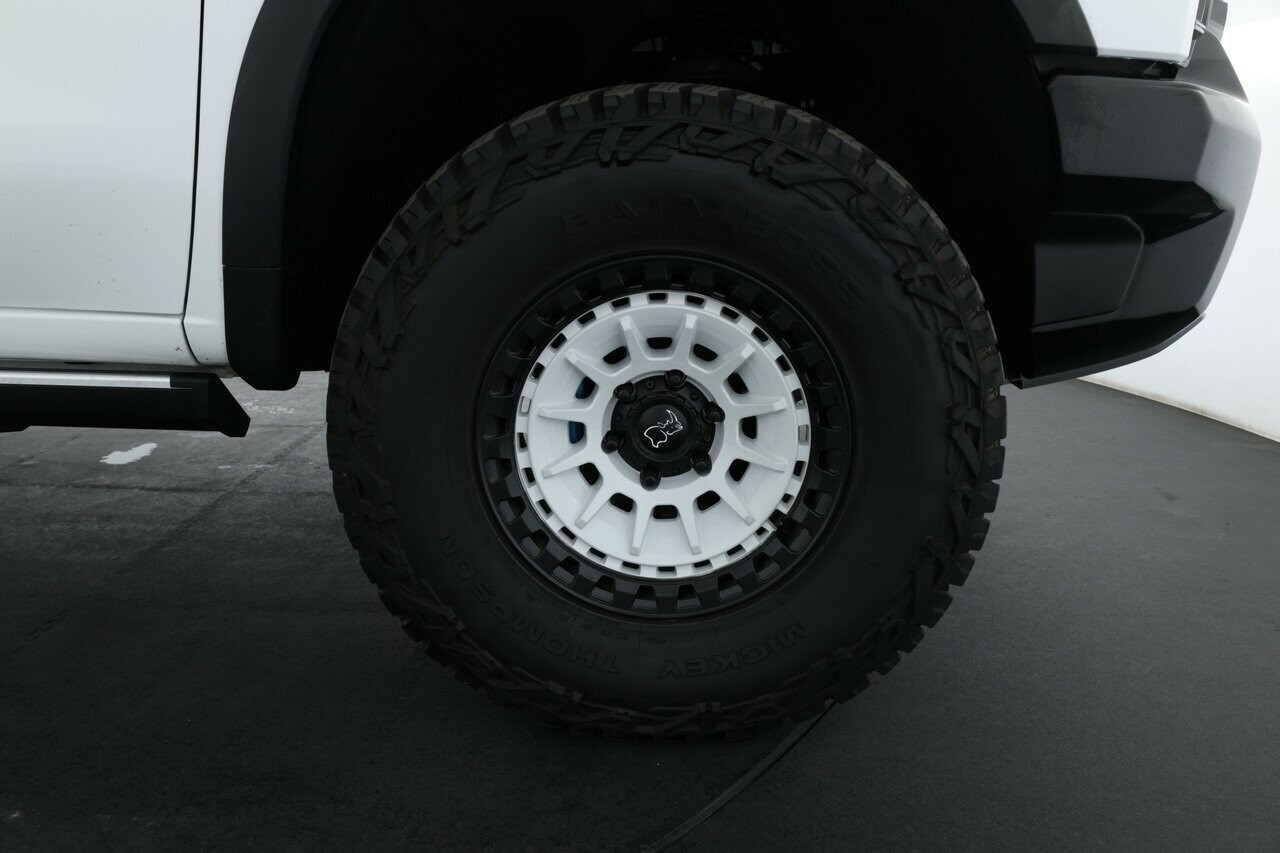Chevrolet Silverado image 4