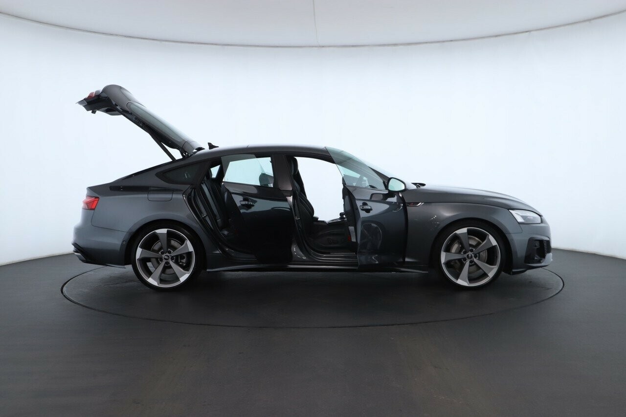 Audi A5 image 2