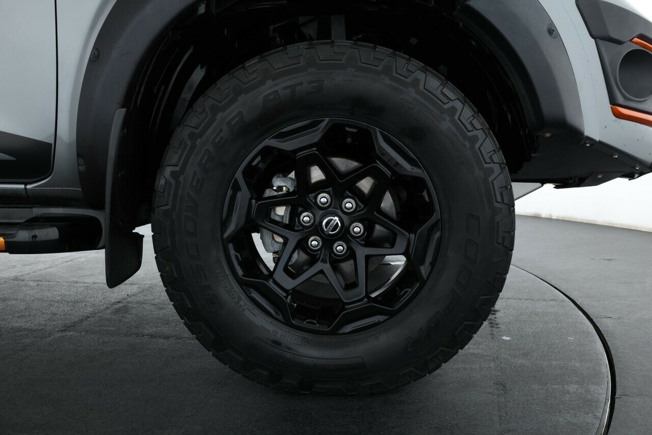 Nissan Navara image 4