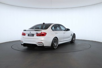 https://vehicle-cdn.autoleague.cloud/31025_61038059_17.jpg