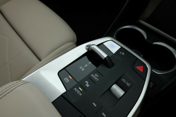 https://vehicle-cdn.autoleague.cloud/31025_61038307_27.jpg