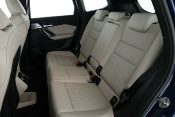 https://vehicle-cdn.autoleague.cloud/31025_61038307_31.jpg