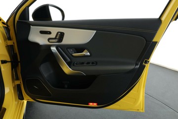 https://vehicle-cdn.autoleague.cloud/31025_61038424_18.jpg