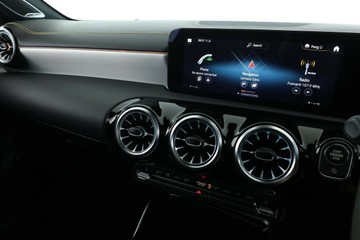 https://vehicle-cdn.autoleague.cloud/31025_61038424_25.jpg