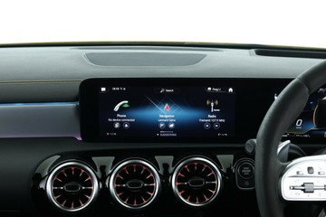 https://vehicle-cdn.autoleague.cloud/31025_61038424_26.jpg