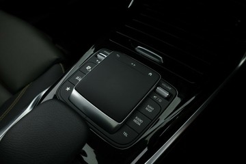 https://vehicle-cdn.autoleague.cloud/31025_61038424_30.jpg