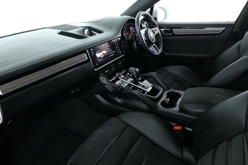 https://vehicle-cdn.autoleague.cloud/31025_61038624_34.jpg