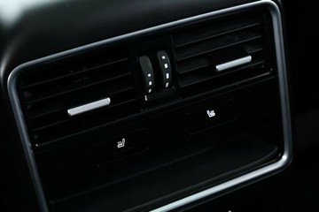 https://vehicle-cdn.autoleague.cloud/31025_61038624_37.jpg