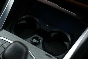 https://vehicle-cdn.autoleague.cloud/31025_61038645_30.jpg
