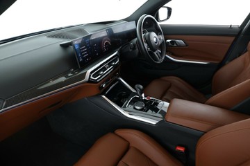 https://vehicle-cdn.autoleague.cloud/31025_61038645_35.jpg