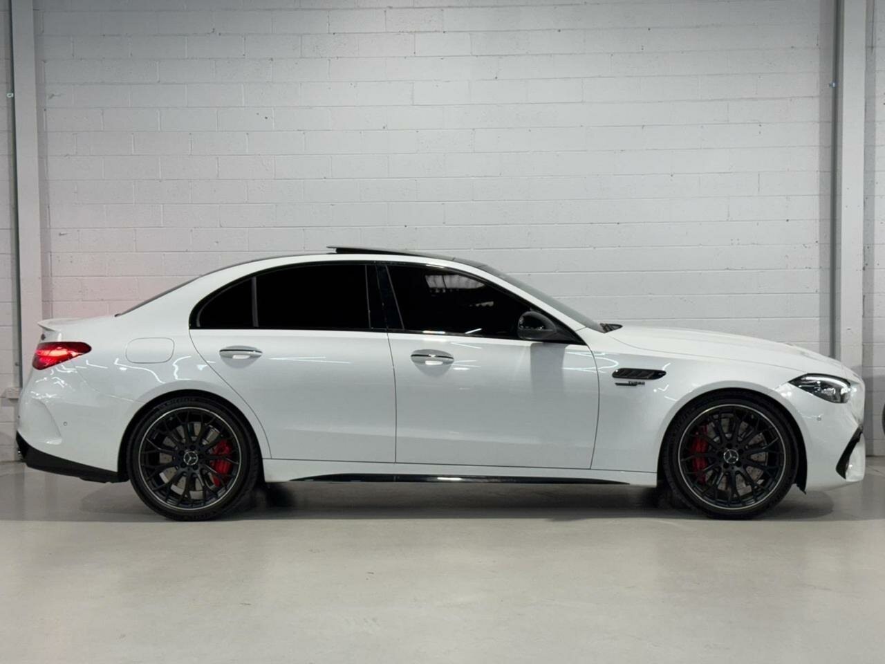 Mercedes Benz C-class image 3
