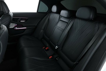 https://vehicle-cdn.autoleague.cloud/31025_61038659_36.jpg