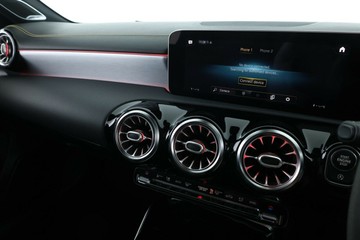 https://vehicle-cdn.autoleague.cloud/31025_61038680_24.jpg