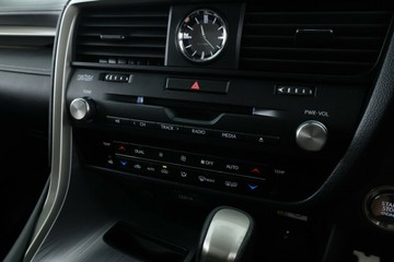https://vehicle-cdn.autoleague.cloud/31025_61038755_27.jpg