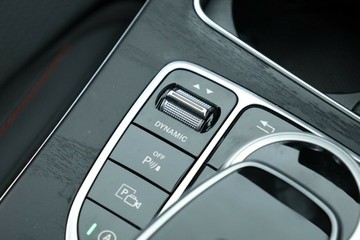 https://vehicle-cdn.autoleague.cloud/31025_61038826_31.jpg
