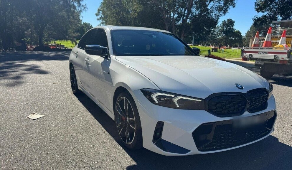 BMW 3 Series image 1