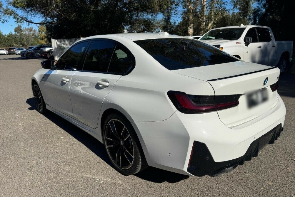 BMW 3 Series image 3