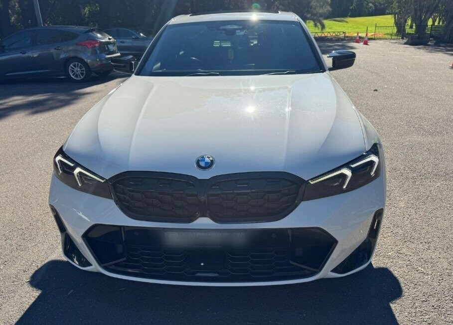 BMW 3 Series image 4