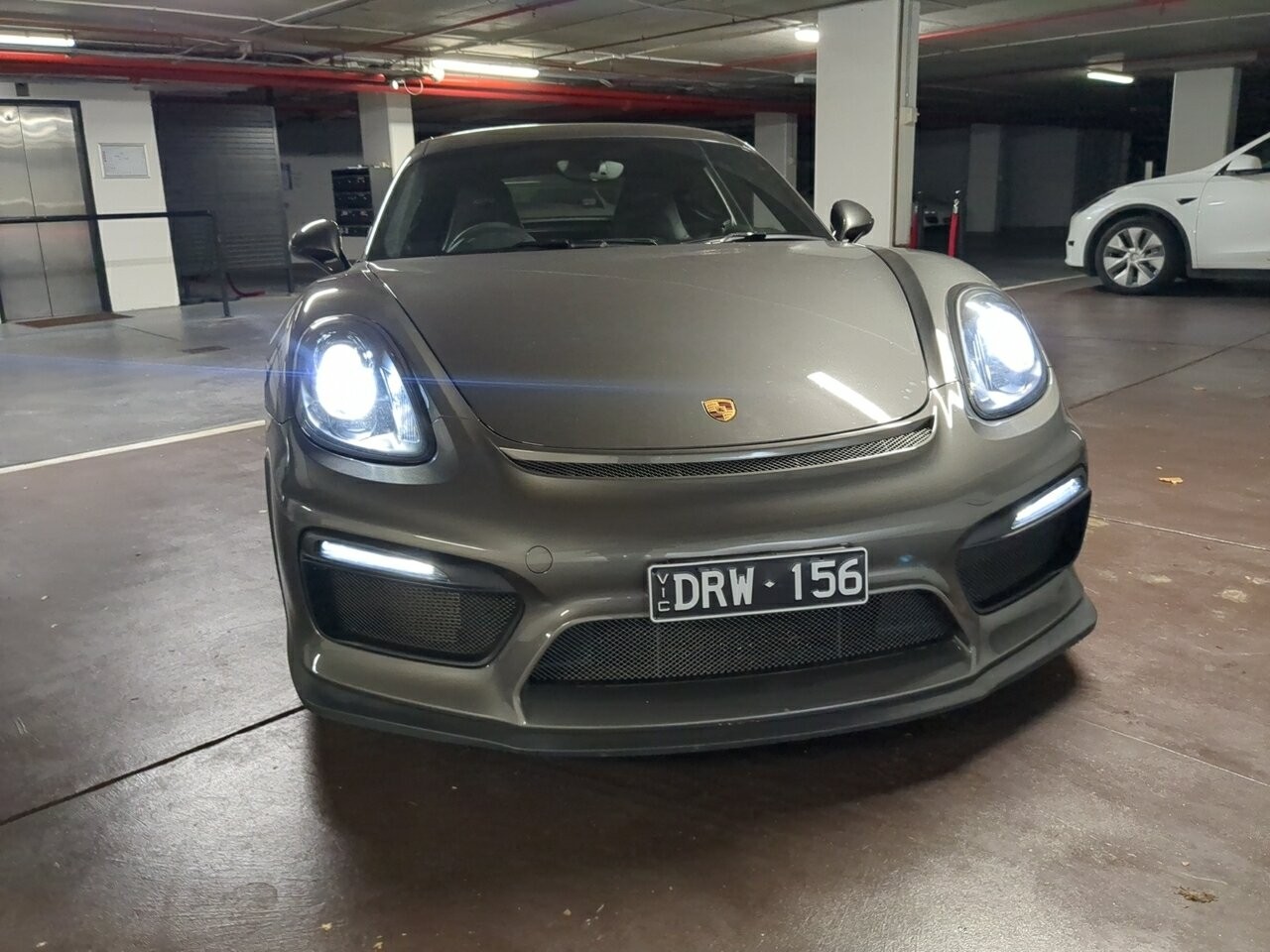 Porsche Cayman image 2