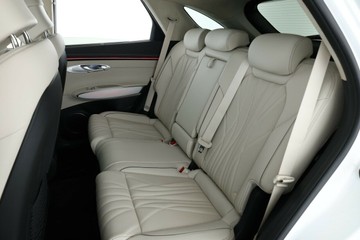 https://vehicle-cdn.autoleague.cloud/31025_61039295_36.jpg