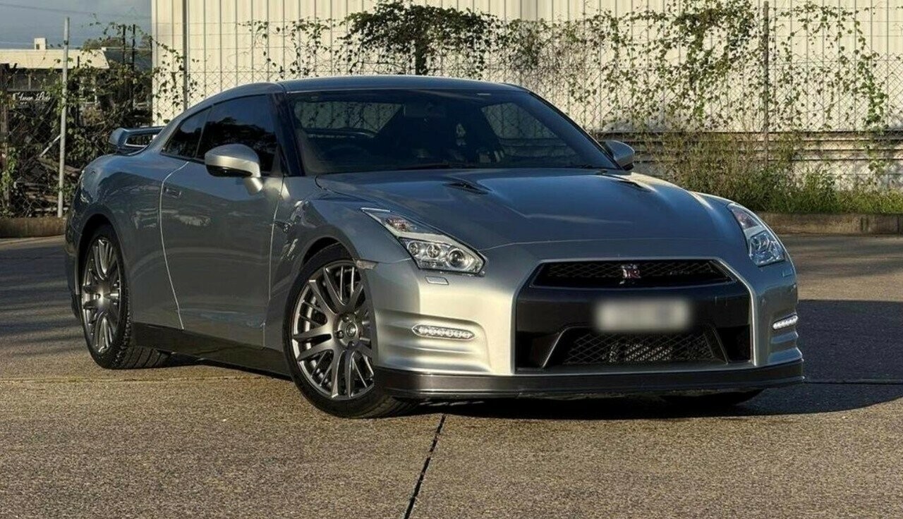 Nissan Gt-r image 1