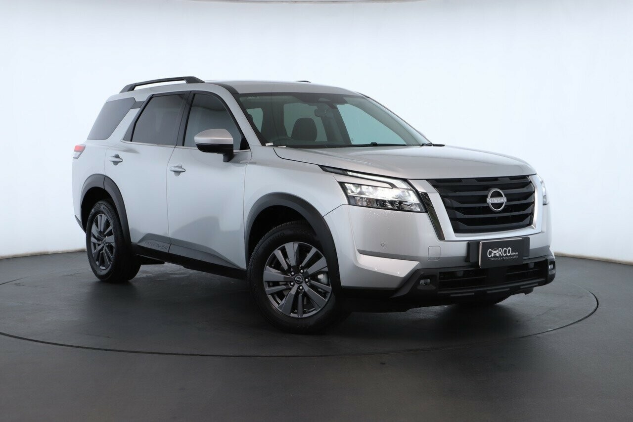 Nissan Pathfinder image 1