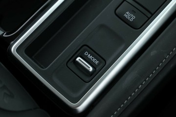 https://vehicle-cdn.autoleague.cloud/31025_61039432_30.jpg