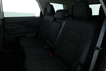 https://vehicle-cdn.autoleague.cloud/31025_61039432_35.jpg