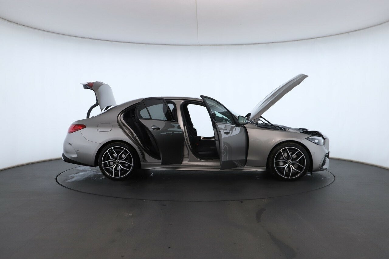 Mercedes Benz C-class image 2