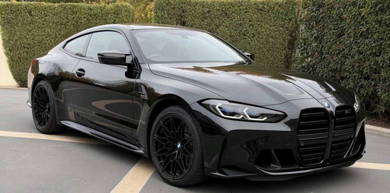 BMW M4 image 2