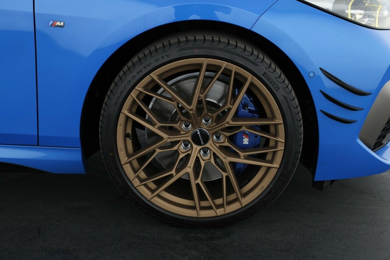 BMW 2 Series image 4