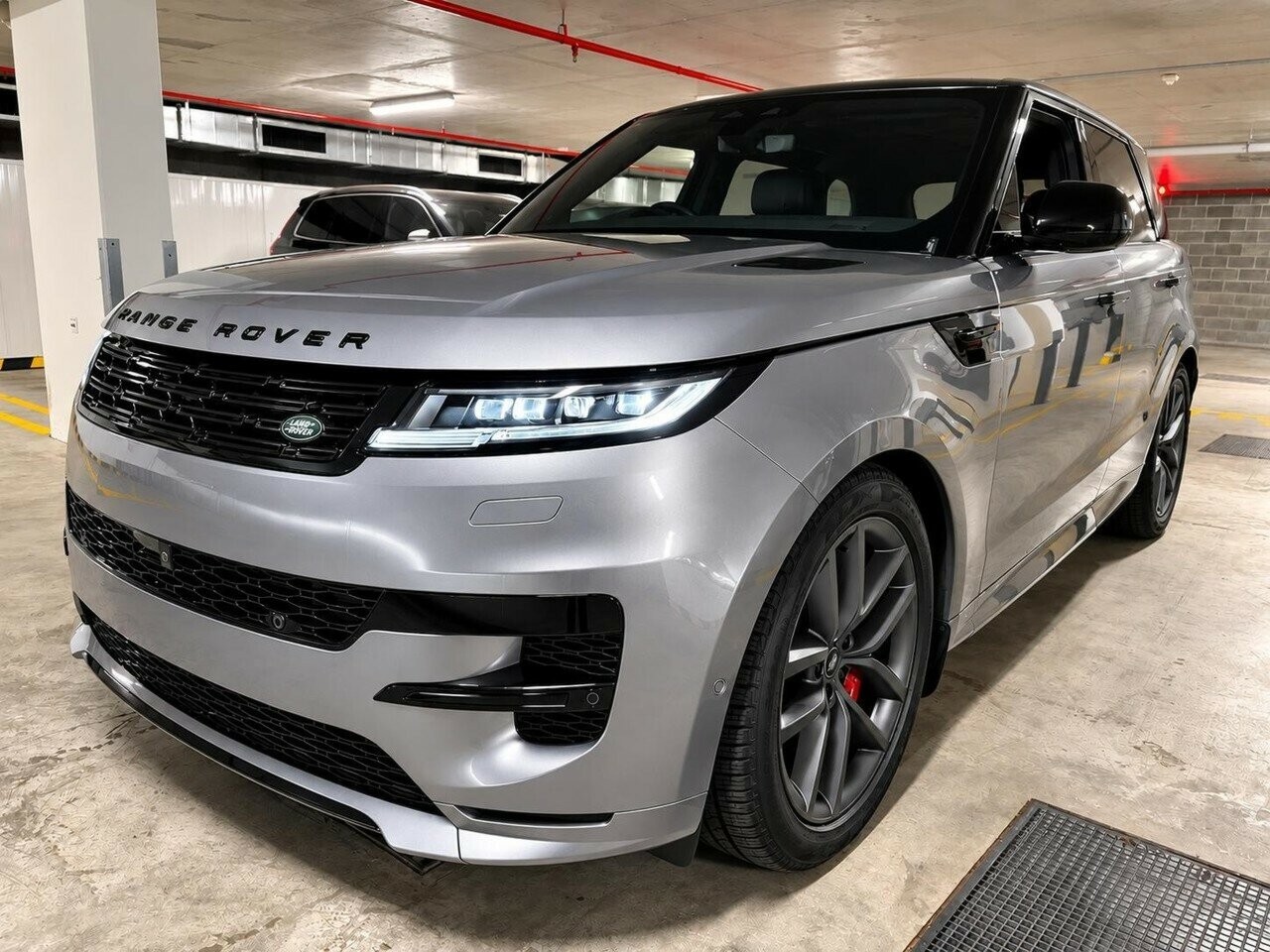 Land Rover Range Rover Sport image 1
