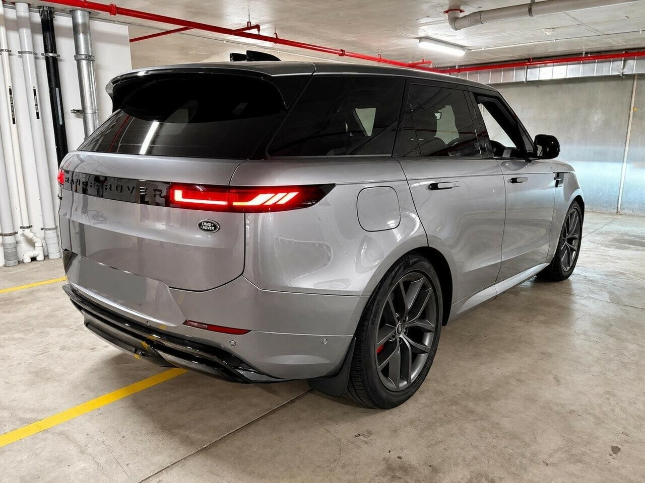 Land Rover Range Rover Sport image 4