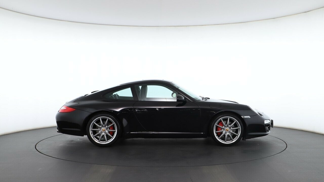 Porsche 911 image 3