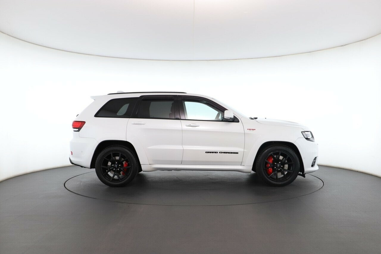 Jeep Grand Cherokee image 3