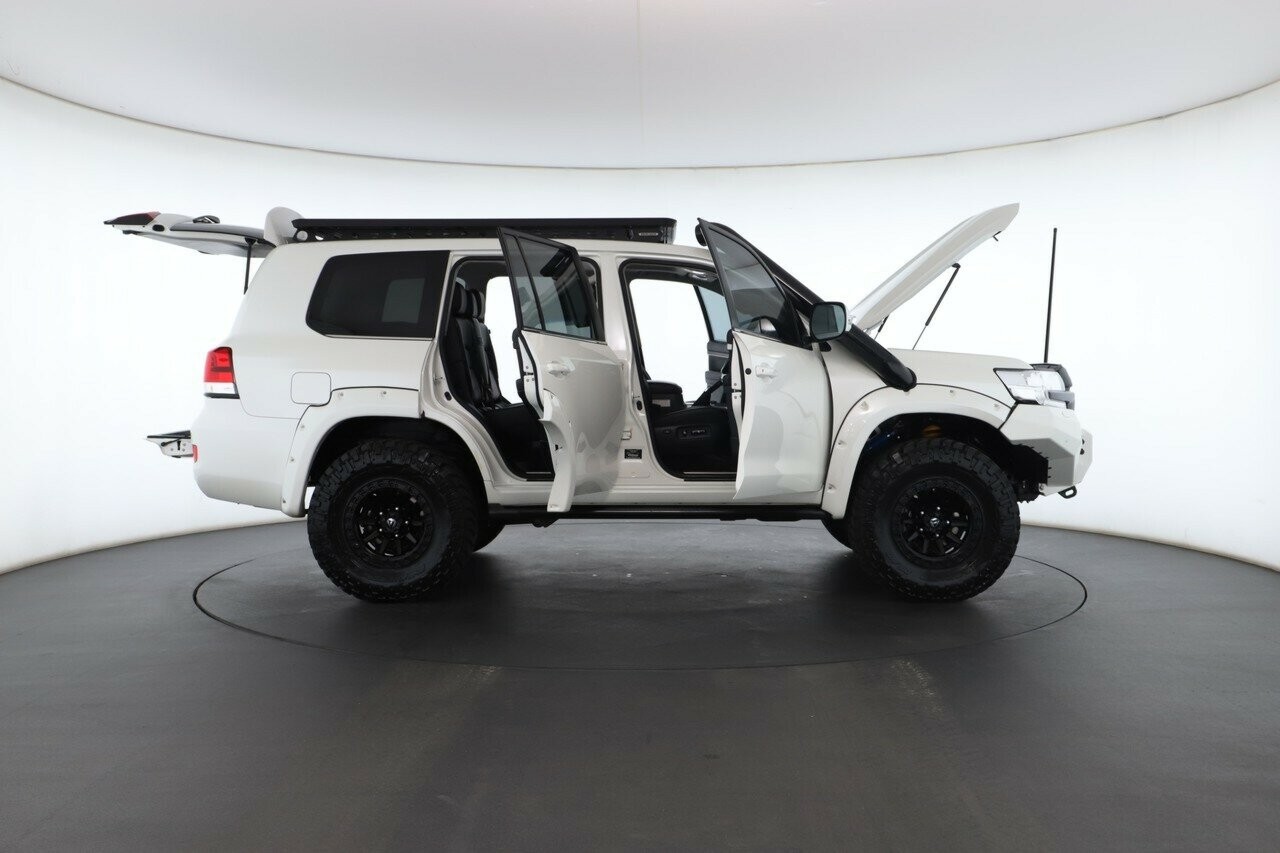 Toyota Landcruiser image 3