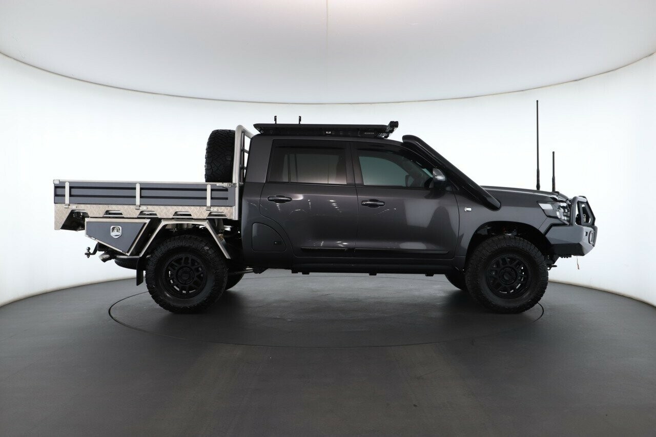 Toyota Landcruiser image 2